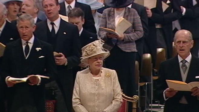 VIDEO: Royals ask Sarah Ferguson to lay low, Spencers to sit with Middletons.