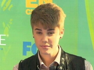 Watch: Justin Bieber's Fans Wait in Snowstorm