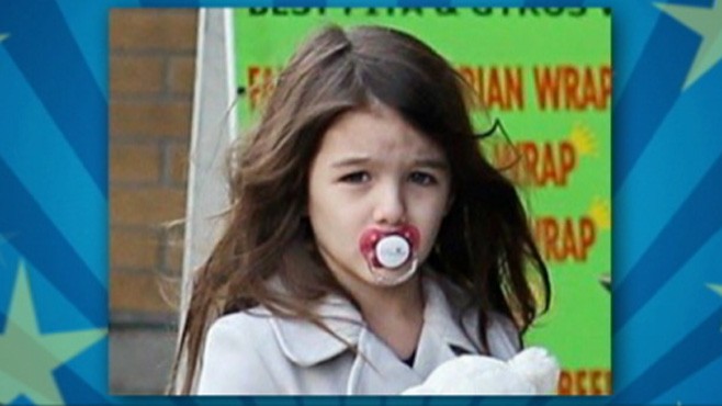 VIDEO: Photo of Tom Cruise and Katie Holmes' 5-year-old daughter sparks debate.