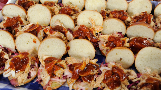 PHOTO: Rachael Ray's Chicken BBQ Sliders.