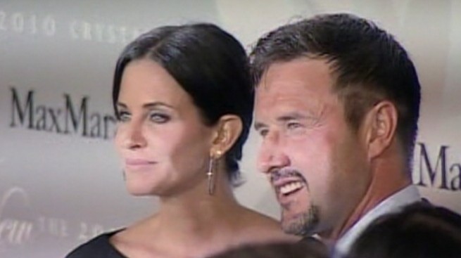 Video: Courtney Cox and David Arquette try trial separation.