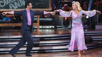 PHOTO Kate Gosselin and Tony Dovolani compete on "Dancing with the Stars," April 19, 2010.