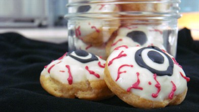 PHOTO: Pictured are Eyeball cookies for the GMA "Spot Dessert Bar"'s spooky desserts.