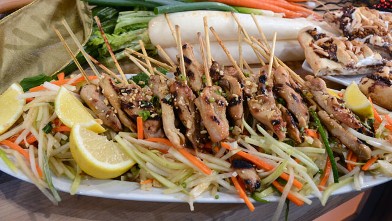 PHOTO: Guy Fieri's green papaya salad with lemongrass chicken is shown here.