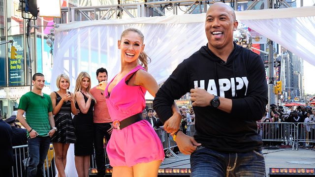 PHOTO: "Dancing With The Stars" winners Hines Ward and Kym Johnson join finalists Kirstie Alley, Maksim Chmerkovskiy, Chelsea Kane and Mark Ballas are shown on "Good Morning America, May 25, 2011.