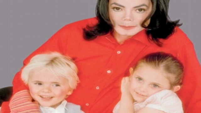 VIDEO: Evidence presented in the Jacksons wrongful death lawsuit reveals intimate look at singer as dad.