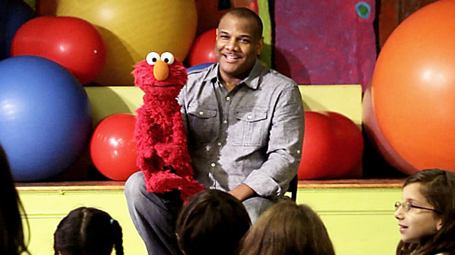 PHOTO: Kevin Clash, the master puppeteer behind the lovable and popular "Sesame Street" character Elmo, visit the children of West End Day School in New York City.