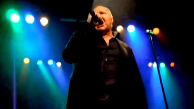 VIDEO: Actor sings a song about the Hollywood Star Wackers gang he says is after him.
