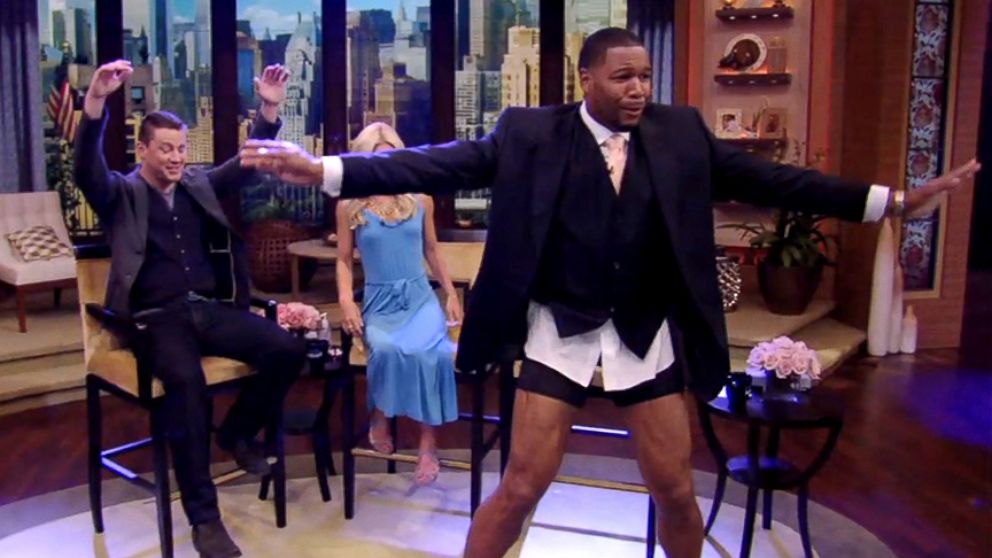 Michael Strahan Shows Off His Stripper Moves Video Abc News 