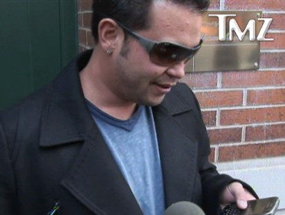 Video: Jon Gosselin reads email from Kate to reporters.
