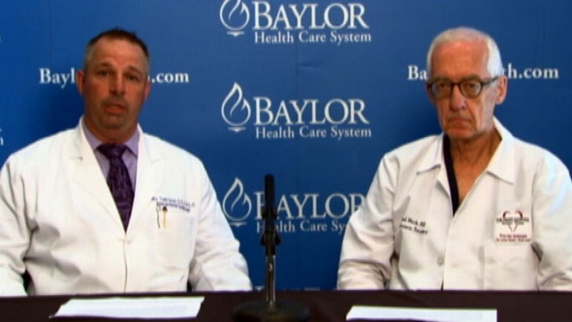 VIDEO: Drs. William Gray and Michael Mack, who are treating the country star, speak about his condition.