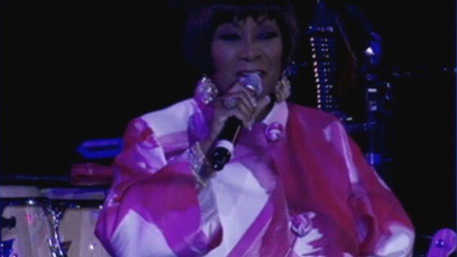 VIDEO: Lawsuit alleges R&B legend threw water and curses at a mother and her baby.