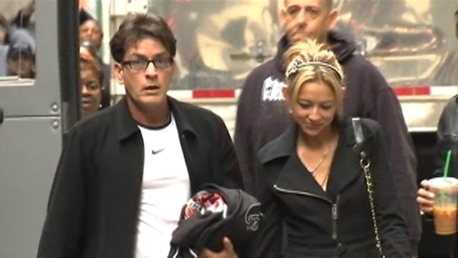 VIDEO Charlie Sheen's one-man show is met with mixed reviews in Chicago.