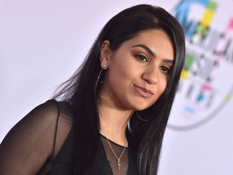PHOTO: Singer-songwriter Alessia Cara arrives at the 2017 American Music Awards at Microsoft Theater, Nov. 19, 2017, in Los Angeles.