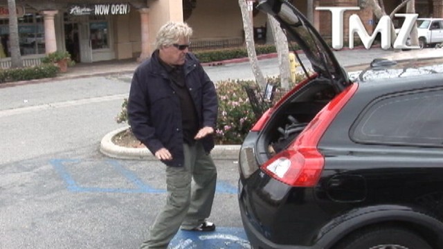 VIDEO: Actor dances in a Malibu parking lot the day before filing for bankruptcy.
