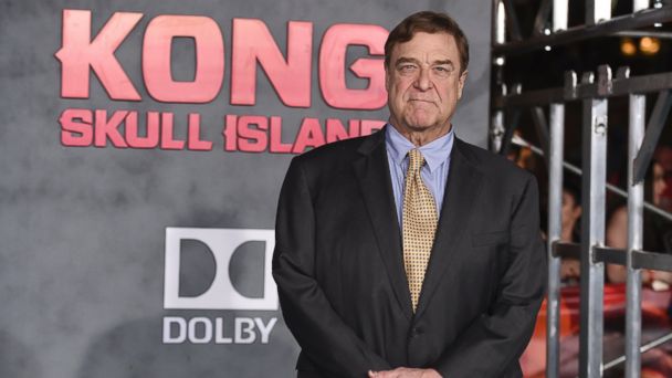 PHOTO: John Goodman arrives at the Los Angeles premiere of 