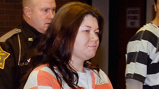 PHOTO: MTV "Teen Mom" star Amber Portwood is escorted by Sheriffs deputies to Madison County Circuit Court, Monday, Feb. 6, 2012, in Anderson, Ind.