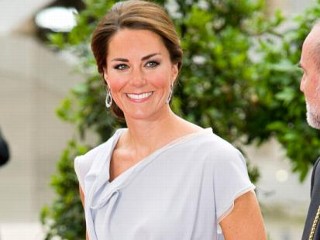 Photos: Kate Middleton Glamorous in Gray