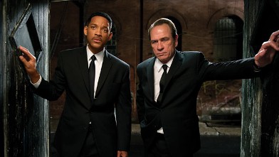 PHOTO: Tommy Lee Jones, right, and Will Smith star are shown in a scene from "Men in Black 3."