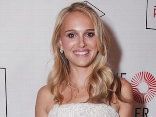 Photos: Natalie Portman Goes Blonde