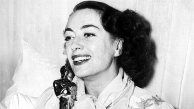 PHOTO: Joan Crawford holding her Academy Award in this March 9, 1946 file photo.