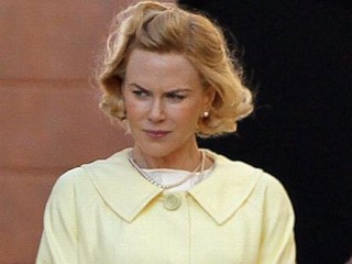 Photos: Kidman Channels Grace Kelly