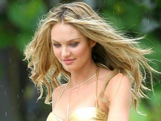 Photos: Model Makes Work Look Good
