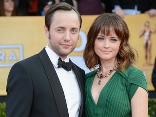 'Mad Men,' 'Gilmore Girls' Stars to Wed