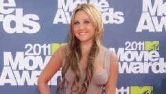 PHOTO: Actress Amanda Bynes arrives at the 2011 MTV Movie Awards at the Gibson Amphitheatre on June 5, 2011, in Universal City, Calif.