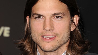 PHOTO: Ashton Kutcher  arrives at the premiere of Warner Bros. Pictures' "New Year's Eve" at Grauman's Chinese Theater, December 5, 2011, in Hollywood, Calif.