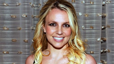 PHOTO: Singer Britney Spears arrives at Clive Davis and the Recording Academy's 2012 Pre-GRAMMY Gala held at The Beverly Hilton Hotel, in Beverly Hills.
