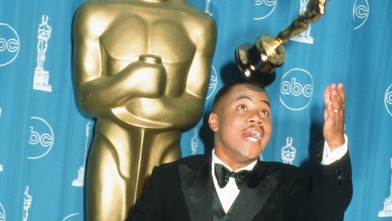 PHOTO: Cuba Gooding Jr. poses with his award for Best Actor In A Supporting Role for "Jerry Maguire" at the 69th Annual Academy Awards ceremony March 24, 1997 in Los Angeles, Calif.