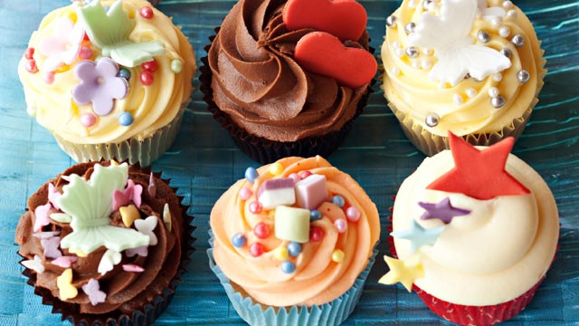 PHOTO: A survey in the U.K. revealed that popular cupcake decorations contained plastic and powdered bronze.