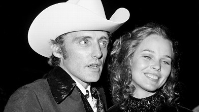 PHOTO: Dennis Hopper and Michelle Phillips