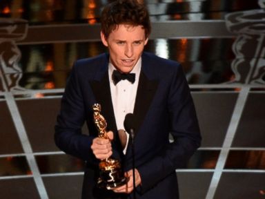 How Stephen Hawking Reacted to Eddie Redmayne's Win