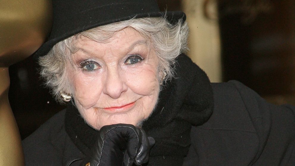 PHOTO: Actress Elaine Stritch is seen during an Oscars event at The Carlyle on Feb. 18, 2009 in New York City.
