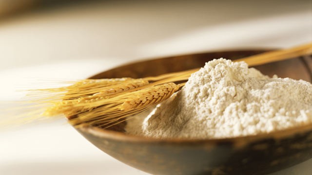 PHOTO: Sara Moulton explains when to use cake flour or all-purpose flour in a recipe.