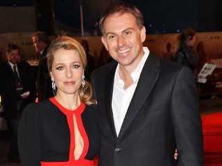Photos: Gillian Anderson Splits from Longtime Love Mark Griffiths