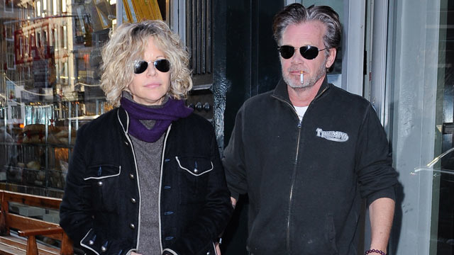 PHOTO: Actress Meg Ryan and singer John Mellencamp leave E.A.T. restaurant, Jan. 5, 2011 in New York City.