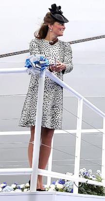 Pregnant Kate Pretty in Peach