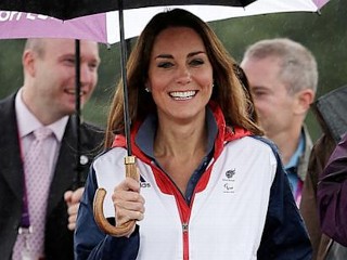 Photos: Kate Goes Sporty With Track Suit