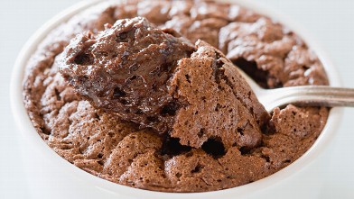 PHOTO: Rachael Ray's chocolate cakes are stuffed with chocolate mint wafer cookies.