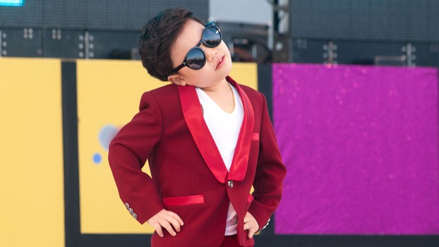 PHOTO: Hwang Min-Woo performs onstage during A Walk With The Stars at Olympic Park on Nov. 17, 2012 in Seoul, South Korea.
