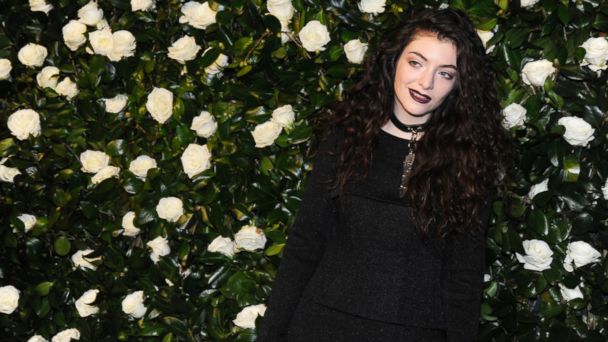 FOTO: Lorde frequenta il Museum of Modern Art 2013 beneficio Film - A Tribute To Tilda Swinton il 5 novembre 2013 a New York City.