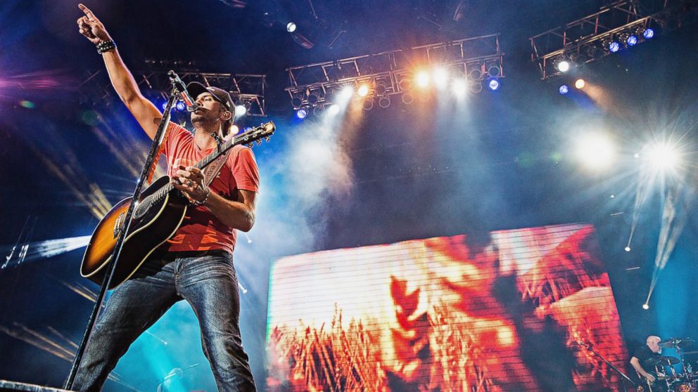 PHOTO: Luke Bryan performs at the Gorge Amphitheater during the Watershed Music Festival, Aug. 2, 2013, in George, Wash.