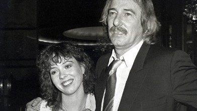 PHOTO: Mackenzie Phillips and father John Phillips of The Mamas & The Papas aarrive at the Electra Asylum Party For Richard Perry, Nov. 2, 1981.