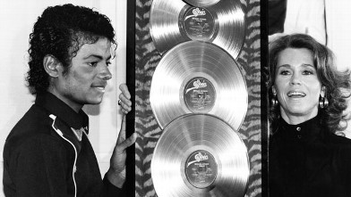PHOTO: Michael Jackson receives the first Triple Platimum awards for the multi-platinum 'Thriller," from Jane Fonda.