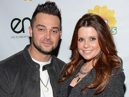 PHOTO: Professional baseball player Nick Swisher and actress JoAnna Garcia Swisher attend Celebrities and the EMA Help Green Works Launch New Campaign at Sur Restaurant, Jan. 23, 2013, in Los Angeles.
