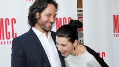 Paul Rudd Cracks Up Julianna Margulies on Red Carpet
