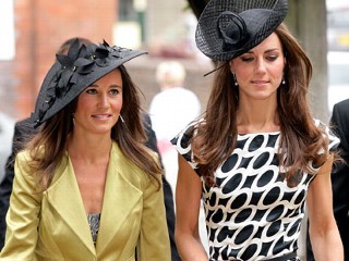 http://a.abcnews.com/images/Entertainment/gty_pippa_kate_vacation_dm_120123_mn.jpg